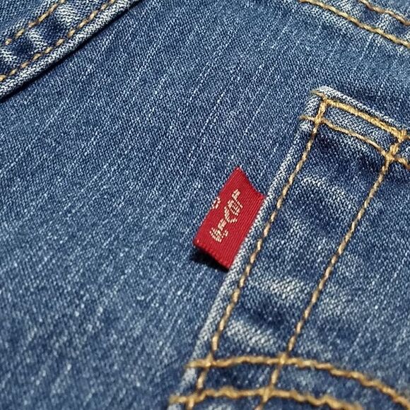 VINTAGE Levi's Classic Capri Cropped Mid Rise Jean - Picture 8 of 12